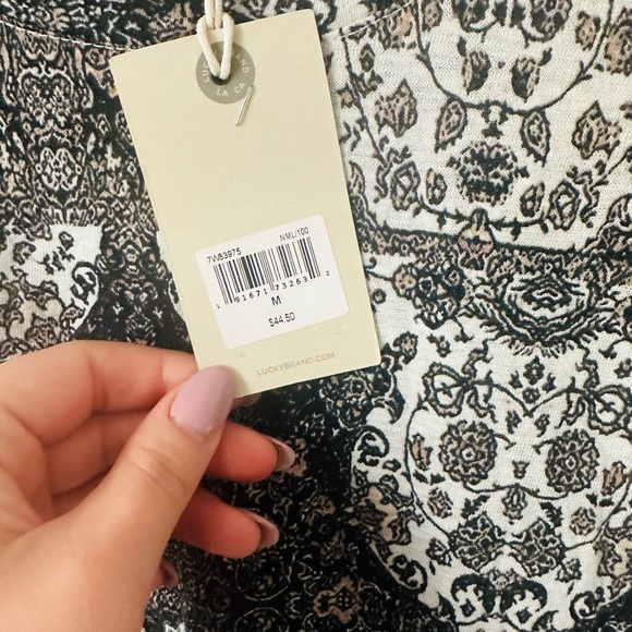 🆕🍍3/$25 Item Lucky Brand Top - Picture 4 of 6
